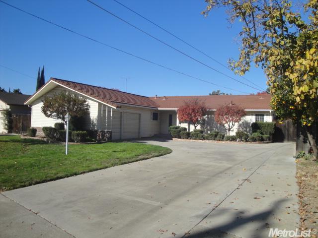 1601 Crestview Dr, Modesto, CA 95355 photo 2