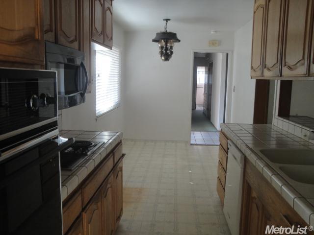 1601 Crestview Dr, Modesto, CA 95355 photo 7