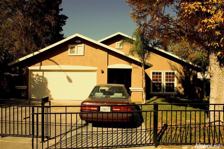 1741 Holcombe Way, Modesto, CA 95351 photo 1