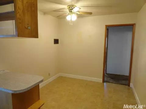 330 Olive Ct, Lodi, CA 95240 photo 3