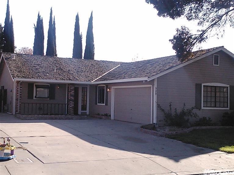 929 Arambel, Patterson, CA 95363 photo 1
