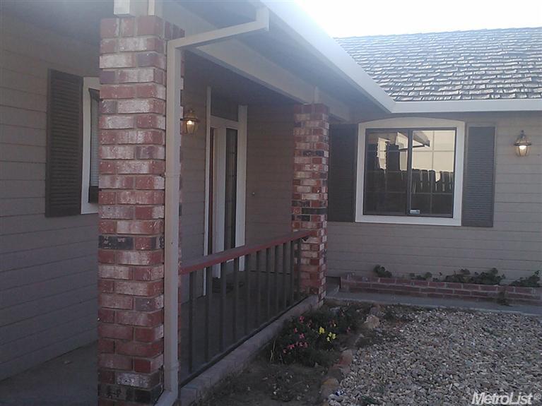 929 Arambel, Patterson, CA 95363 photo 4