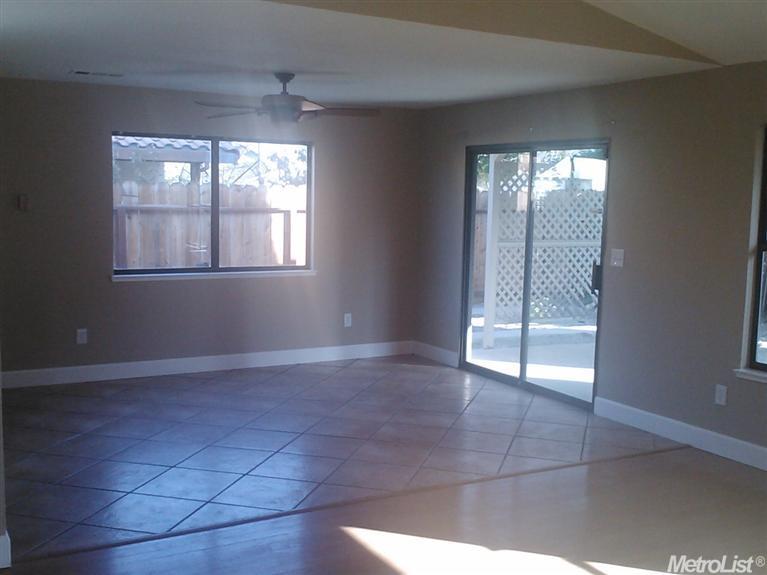 929 Arambel, Patterson, CA 95363 photo 11
