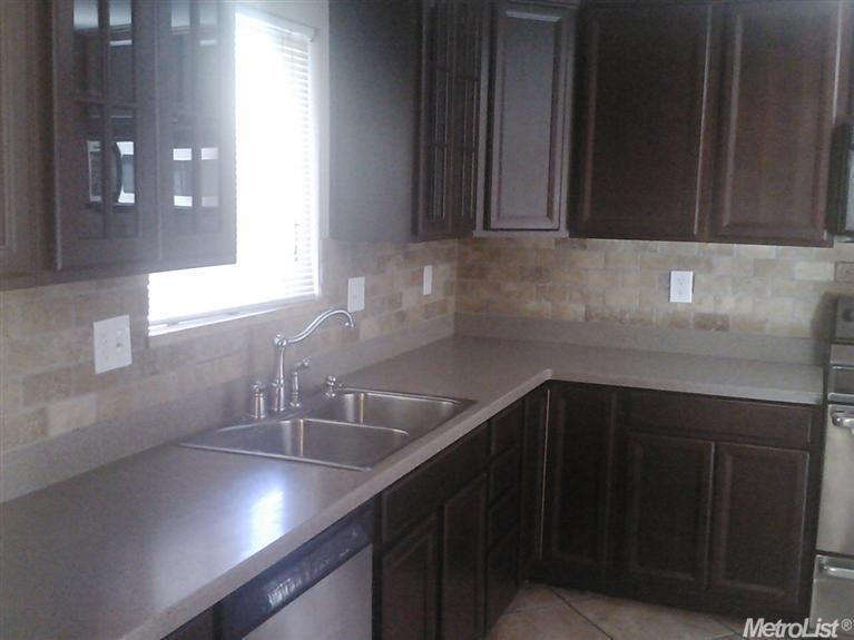 929 Arambel, Patterson, CA 95363 photo 9