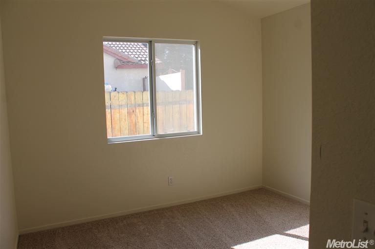 3698 Avocet Ct, Merced, CA 95340 photo 9