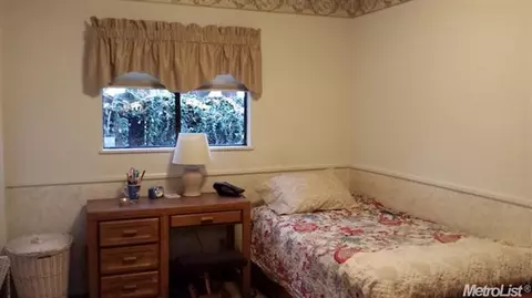 950 El Vecino Ave, Modesto, CA 95350 photo 5