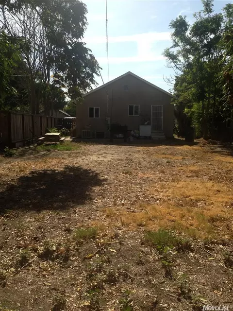 822 3 Rd St, Modesto, CA 95351 photo 4