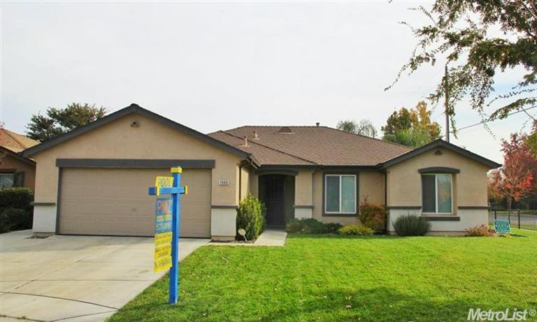 1900 St Peters St, Modesto, CA 95355 photo 1