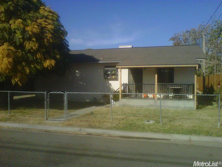 889 High St, Turlock, CA 95380 photo 1