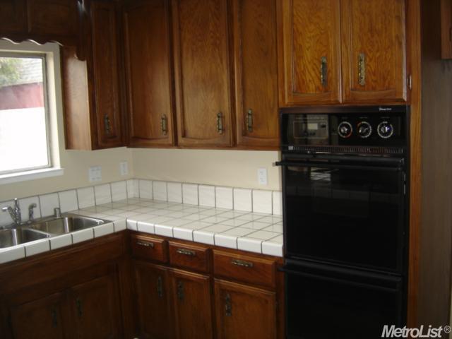 2717 Canyon Dr, Modesto, CA 95351 photo 3