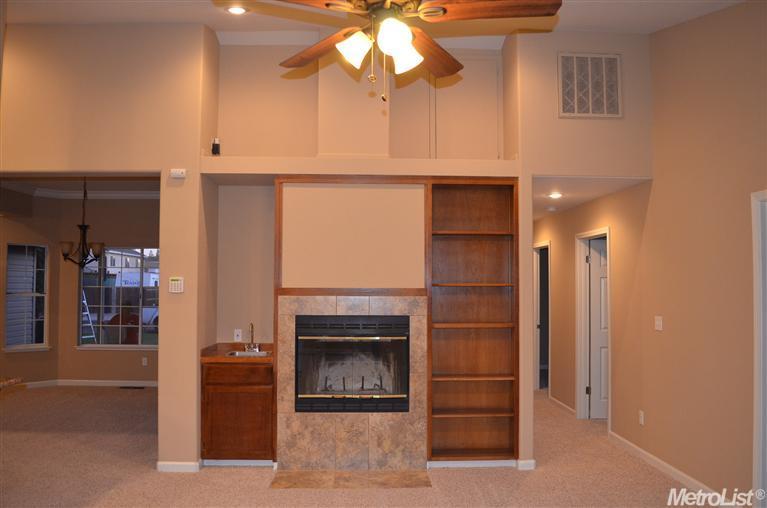 447 Shilling Ave, Lathrop, CA 95330 photo 3