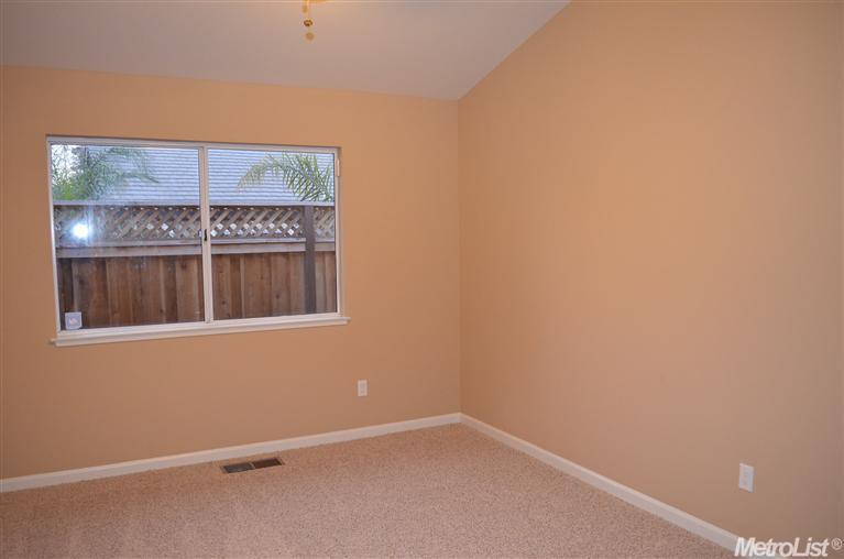 447 Shilling Ave, Lathrop, CA 95330 photo 8