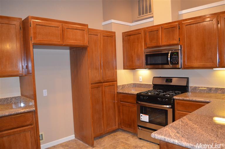 447 Shilling Ave, Lathrop, CA 95330 photo 6