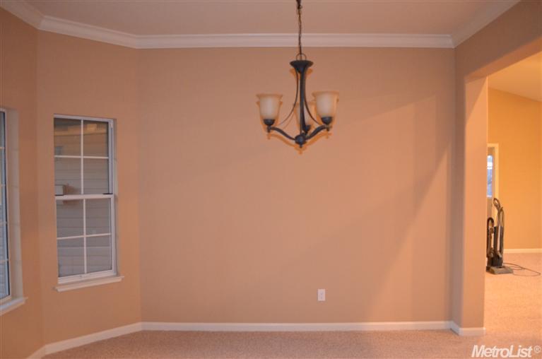 447 Shilling Ave, Lathrop, CA 95330 photo 2
