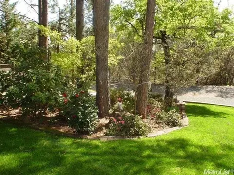 11276 Edward Dr, Grass Valley, CA 95949 photo 3