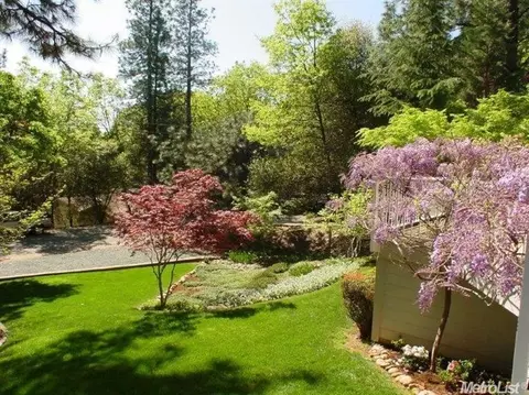 11276 Edward Dr, Grass Valley, CA 95949 photo 2