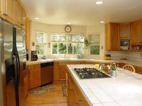 11276 Edward Dr, Grass Valley, CA 95949 photo 8