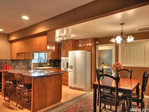 1905 Margate, Modesto, CA 95355 photo 3