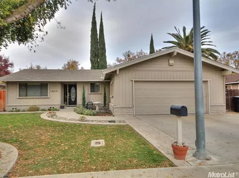 1905 Margate, Modesto, CA 95355 photo 2