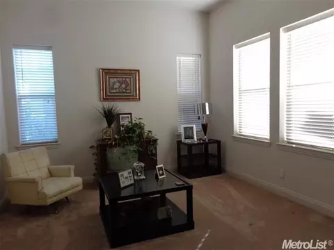 3025 Omega Way, Modesto, CA 95355 photo 2