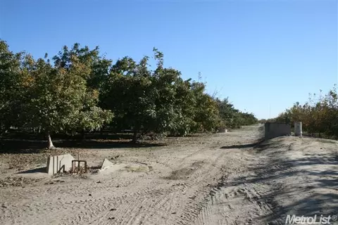 3666 Paradise Rd, Modesto, CA 95358 photo 4