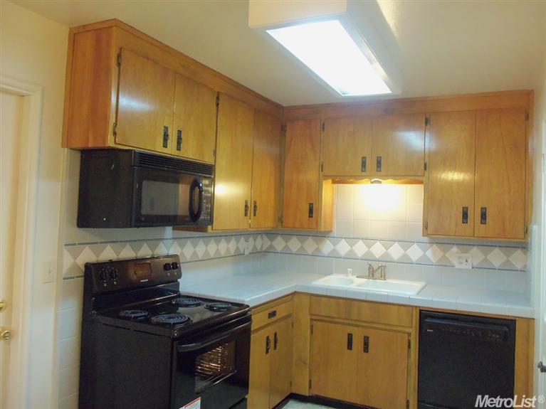 822 Ralph Ave, Manteca, CA 95336 photo 2