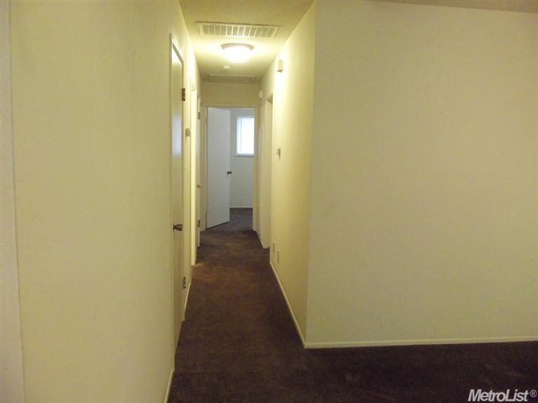 822 Ralph Ave, Manteca, CA 95336 photo 3