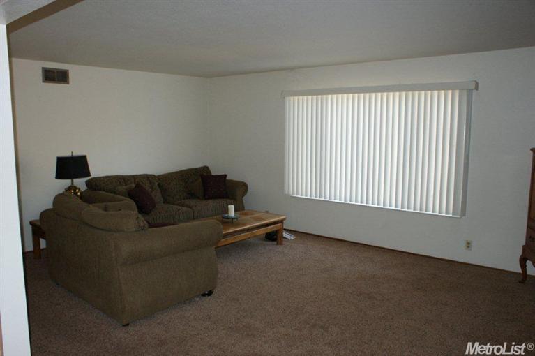 1039 Palomino St, Manteca, CA 95336 photo 3