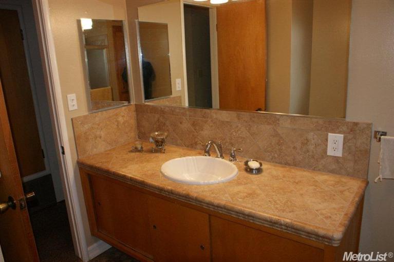 1039 Palomino St, Manteca, CA 95336 photo 4