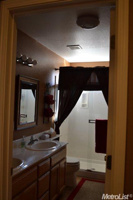 375 S Manley, Ripon, CA 95366 photo 3