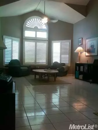 412 Goldrun Dr, Modesto, CA 95354 photo 3