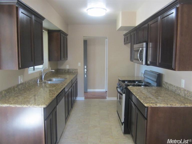 2709 Carver Rd, Modesto, CA 95350 photo 2