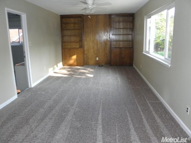 212 Phillip Ct, Modesto, CA 95350 photo 2