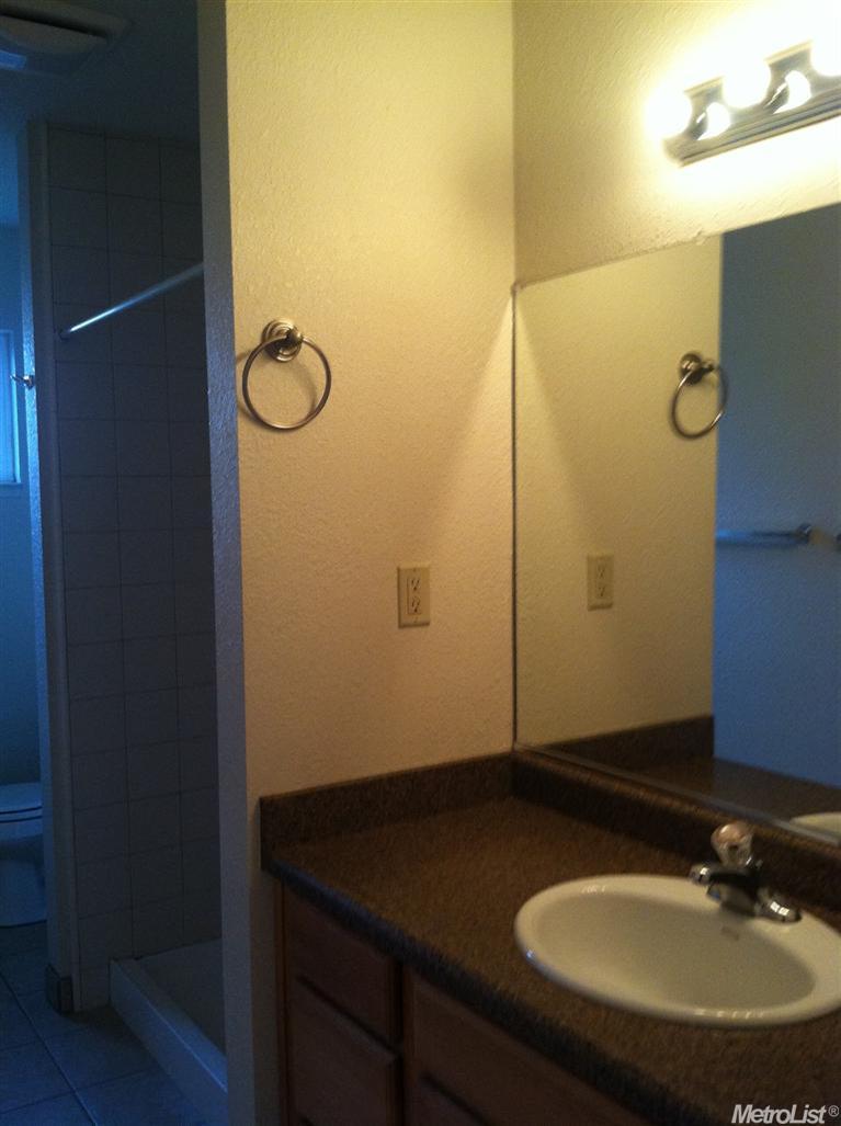 1061 Carmel Ave, Manteca, CA 95336 photo 5