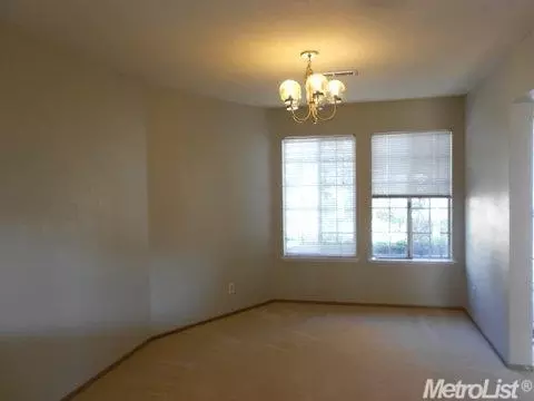 568 W 4th St, Tracy, CA 95376 photo 3