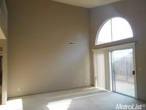 568 W 4th St, Tracy, CA 95376 photo 8