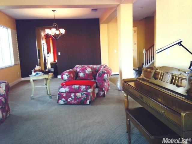 138 Abelia Ln, Patterson, CA 95363 photo 8