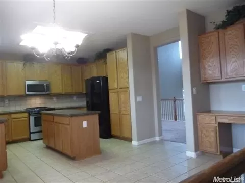 2216 Pan Shell Ct, Modesto, CA 95356 photo 2