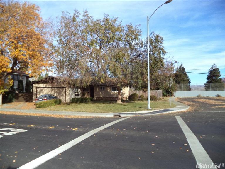 706 Abbott Ave, Milpitas, CA 95035 photo 4