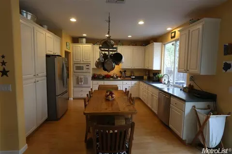 2836 Audubon Cir, Davis, CA 95618 photo 4