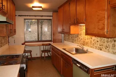 350 Barton Dr, Applegate, CA 95703 photo 3
