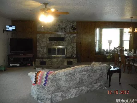 10560 E Whitmore Ave, Hughson, CA 95326 photo 5
