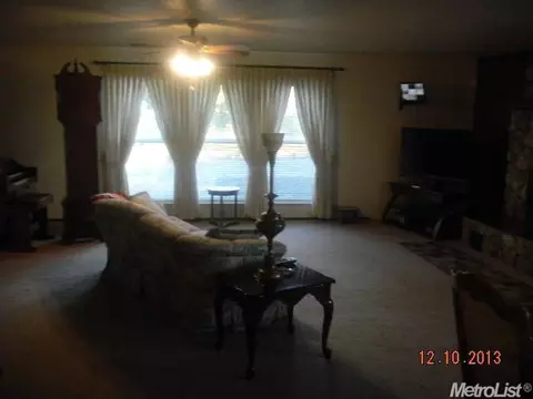 10560 E Whitmore Ave, Hughson, CA 95326 photo 7