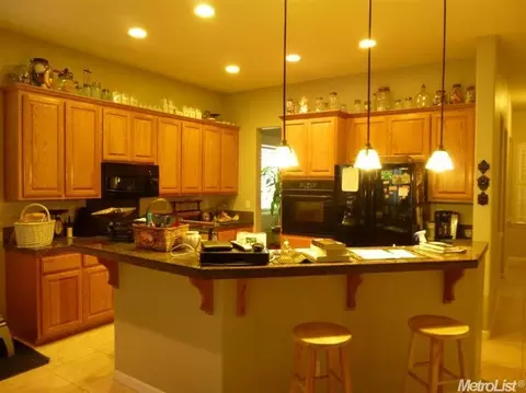 3008 Knightsbridge Ct, Modesto, CA 95355 photo 4