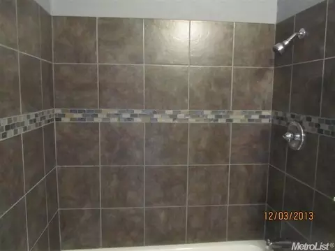 701 Periwinkle Dr, Patterson, CA 95363 photo 9