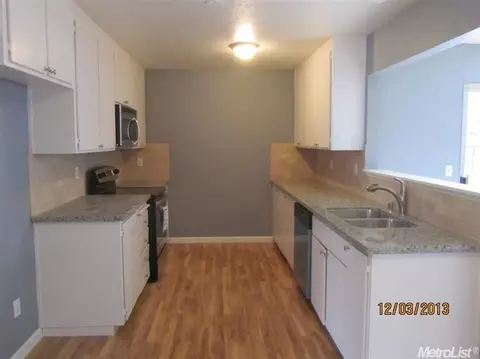 701 Periwinkle Dr, Patterson, CA 95363 photo 5