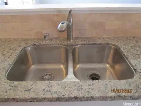 701 Periwinkle Dr, Patterson, CA 95363 photo 6