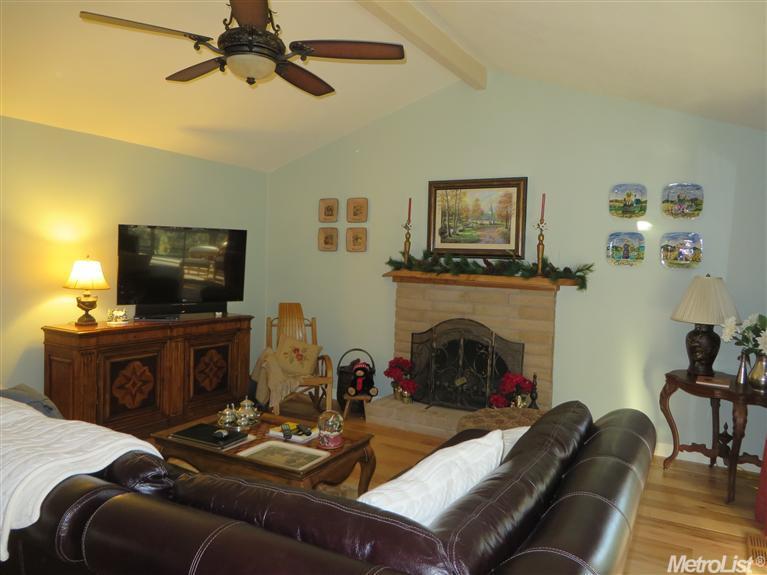 4217 Stencar Dr, Fair Oaks, CA 95628 photo 3