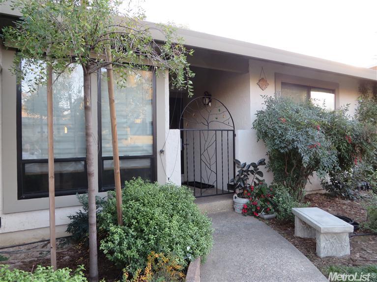 4217 Stencar Dr, Fair Oaks, CA 95628 photo 2