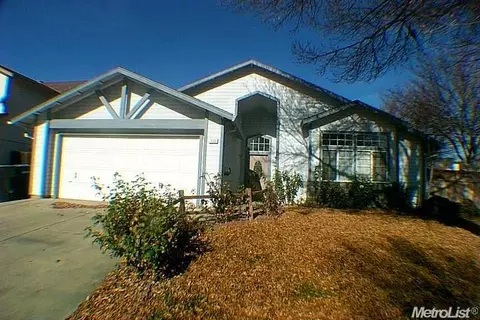 553 Sears Dr, Patterson, CA 95363 photo 1
